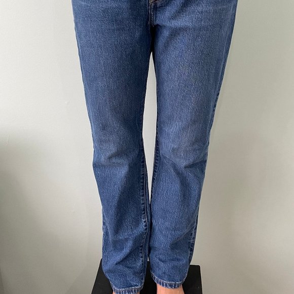 Levi Blue Jeans High Rise. Size 3. - Picture 2 of 2